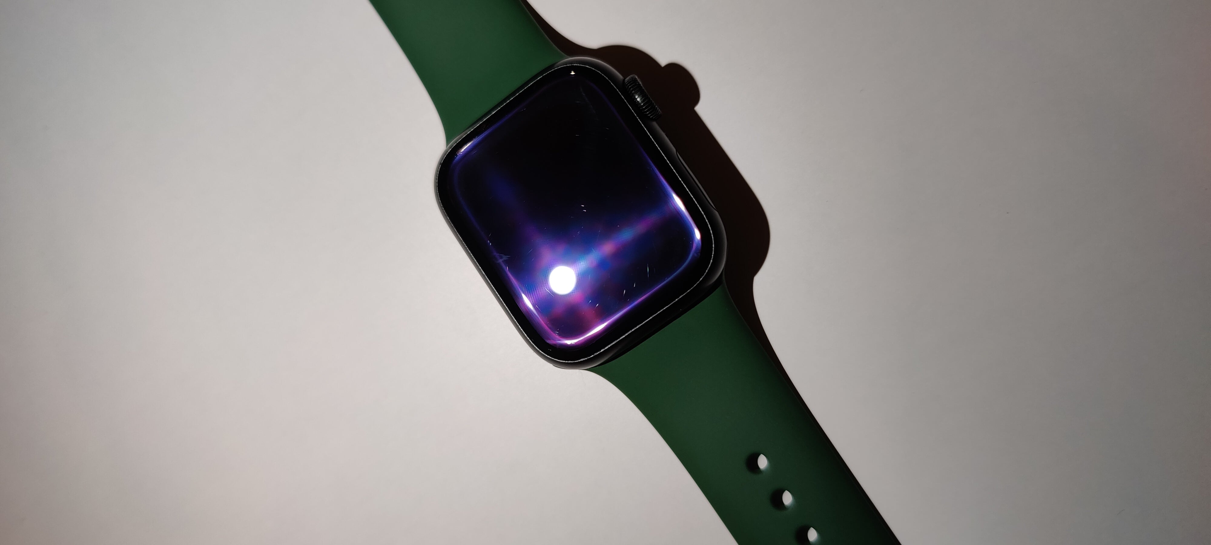 (Outlet) Apple Watch Series 7 41mm GPS Green Aluminum With Clover Sport Band + 4 Extra Bands